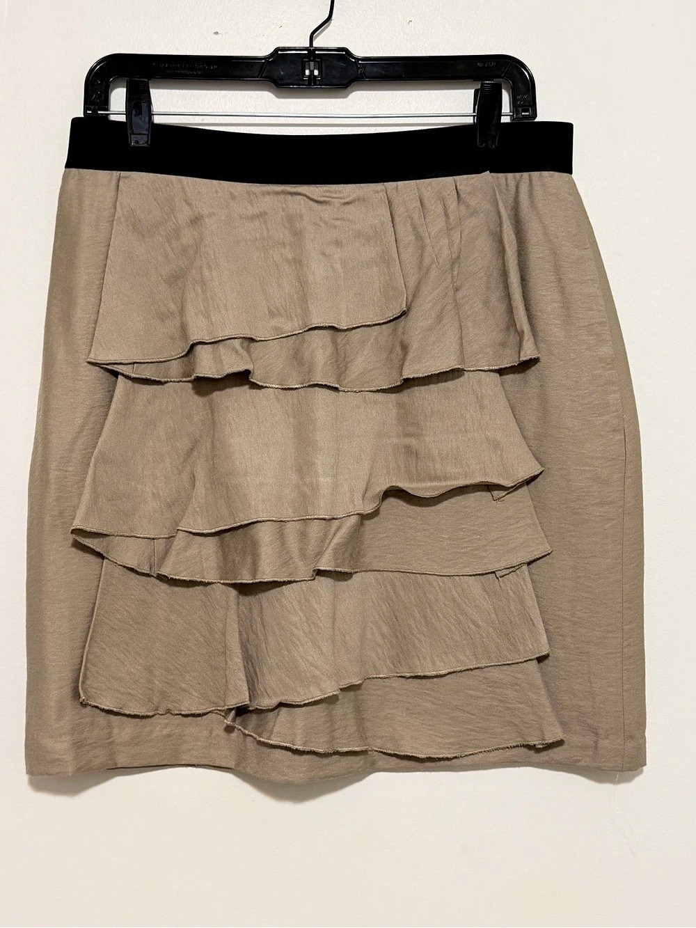BCBGMAXAZRIA Taupe Tiered Ruffle Mini Skirt w/ Black Elastic Waistband